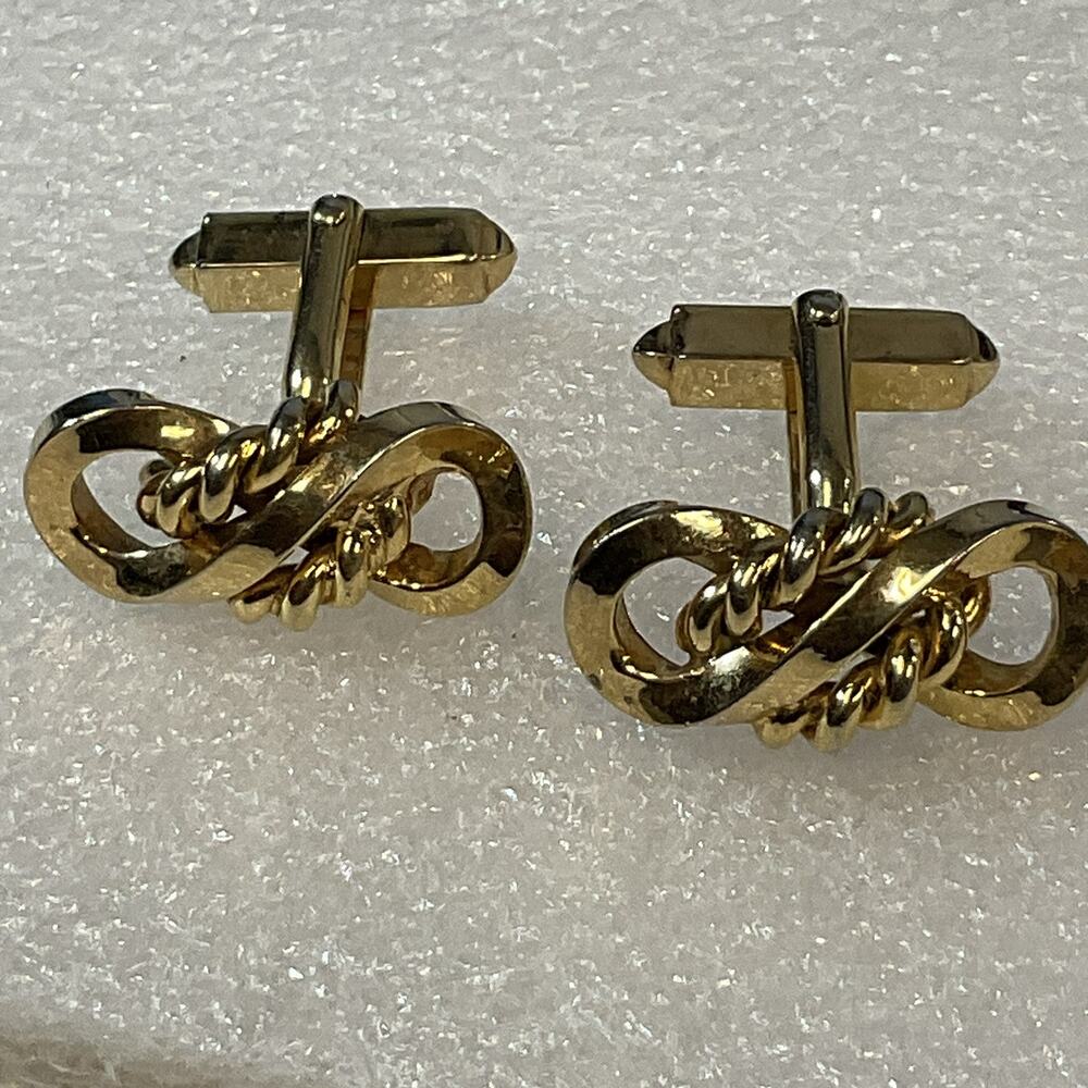 Vintage Gold Toned Infinity Loop Bullet Back Cuff Links GnuFashion